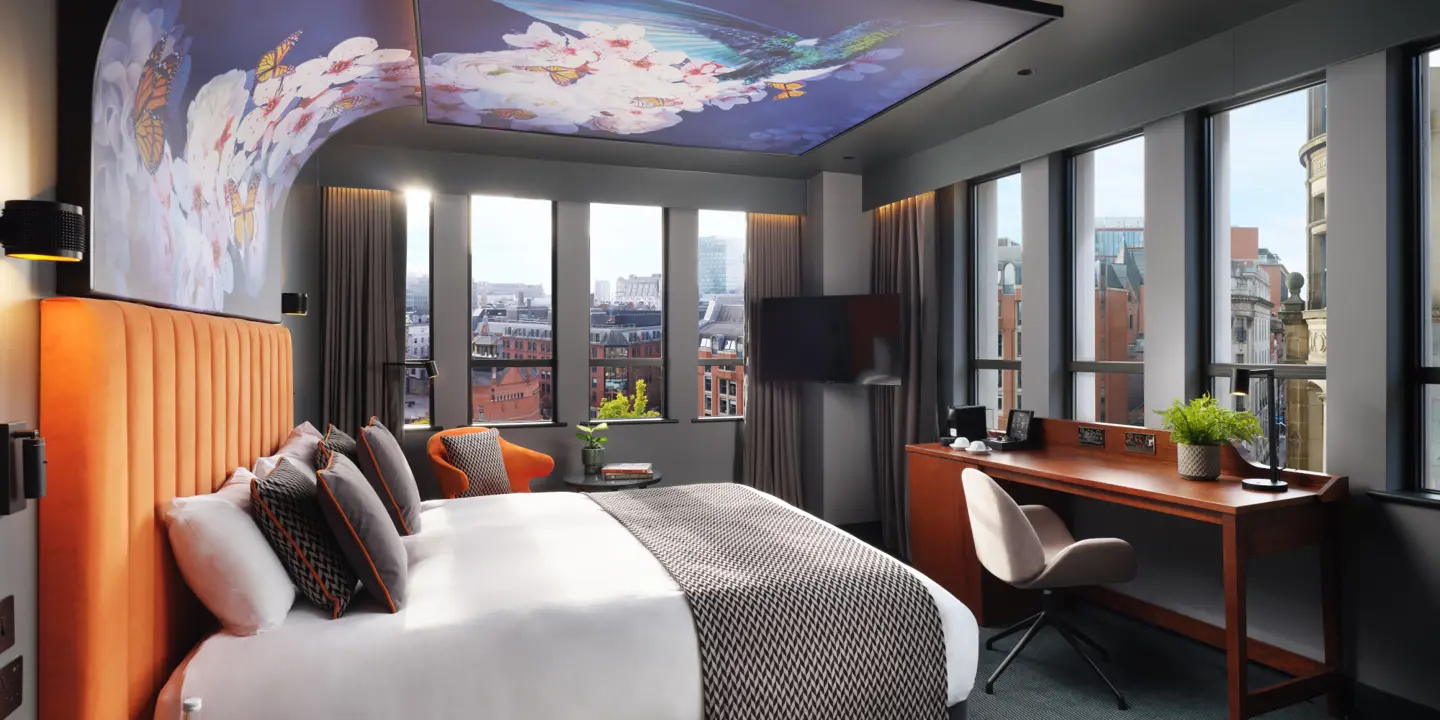 Mal Manchester Club Deluxe Room (5)